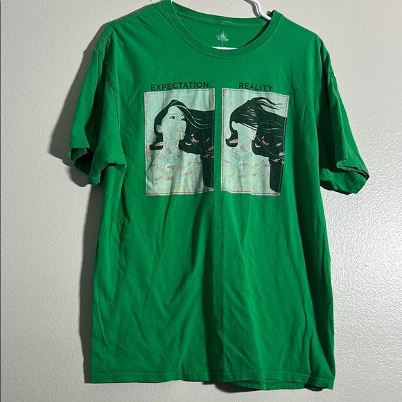 Disney Pocahontas Green Graphic T-Shirt - Picture 1 of 4